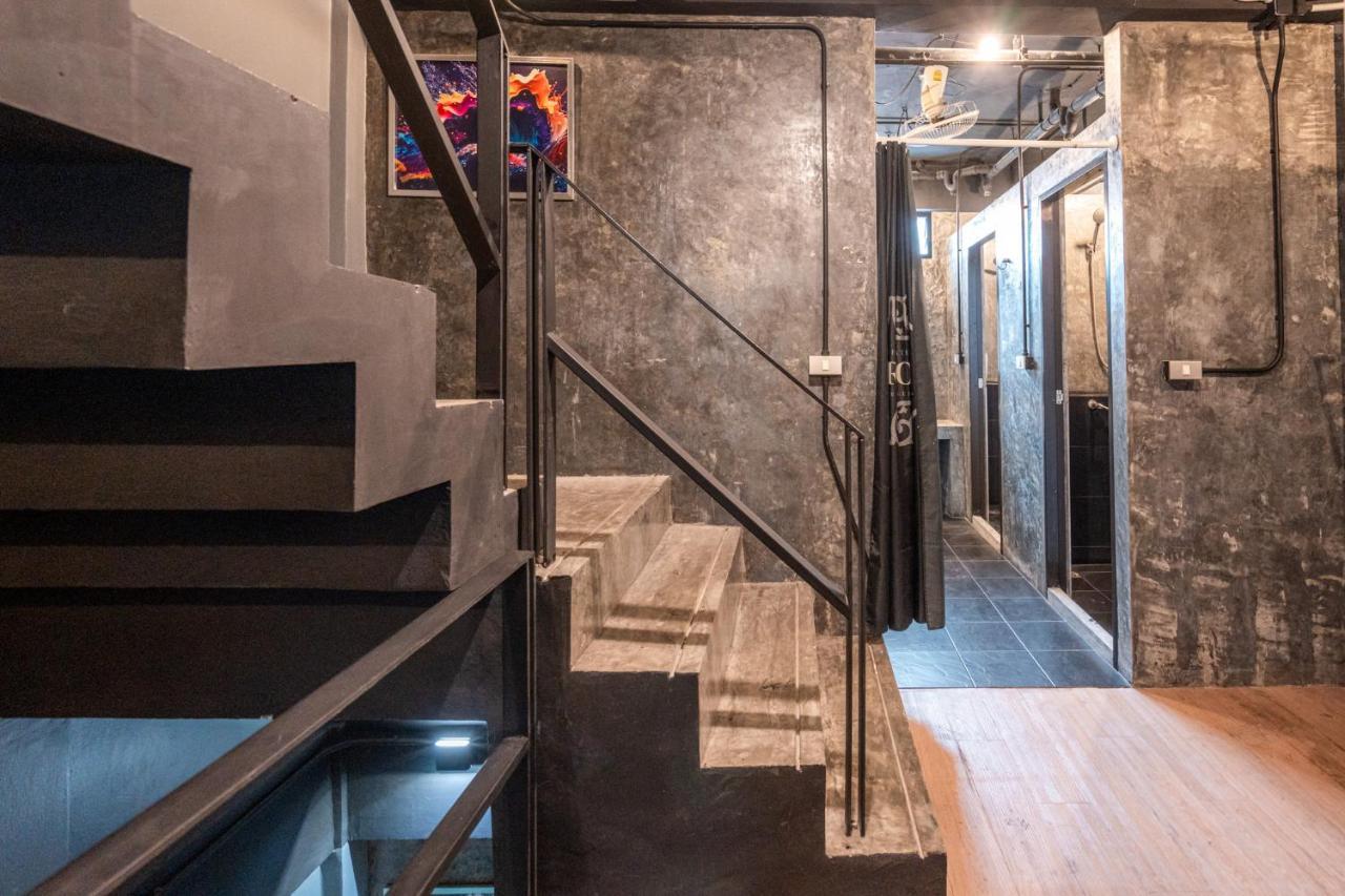 Black Panther Hostel Пхукет Экстерьер фото