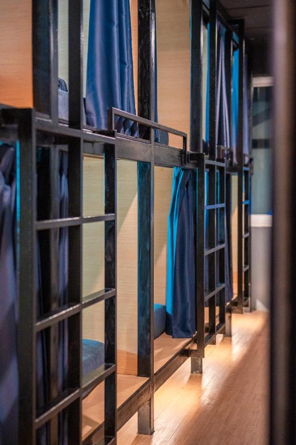 Black Panther Hostel Пхукет Экстерьер фото