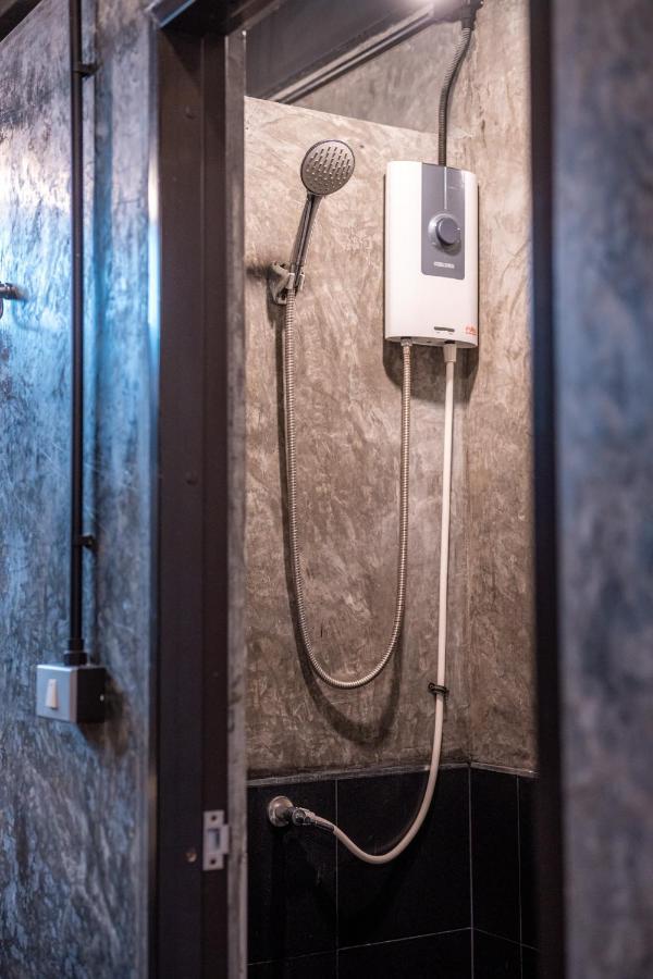 Black Panther Hostel Пхукет Экстерьер фото