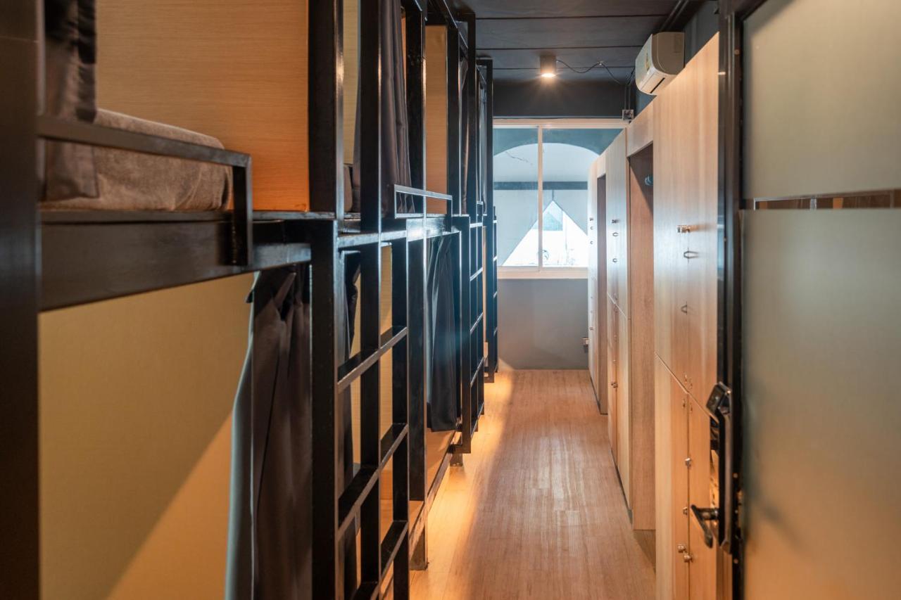Black Panther Hostel Пхукет Экстерьер фото