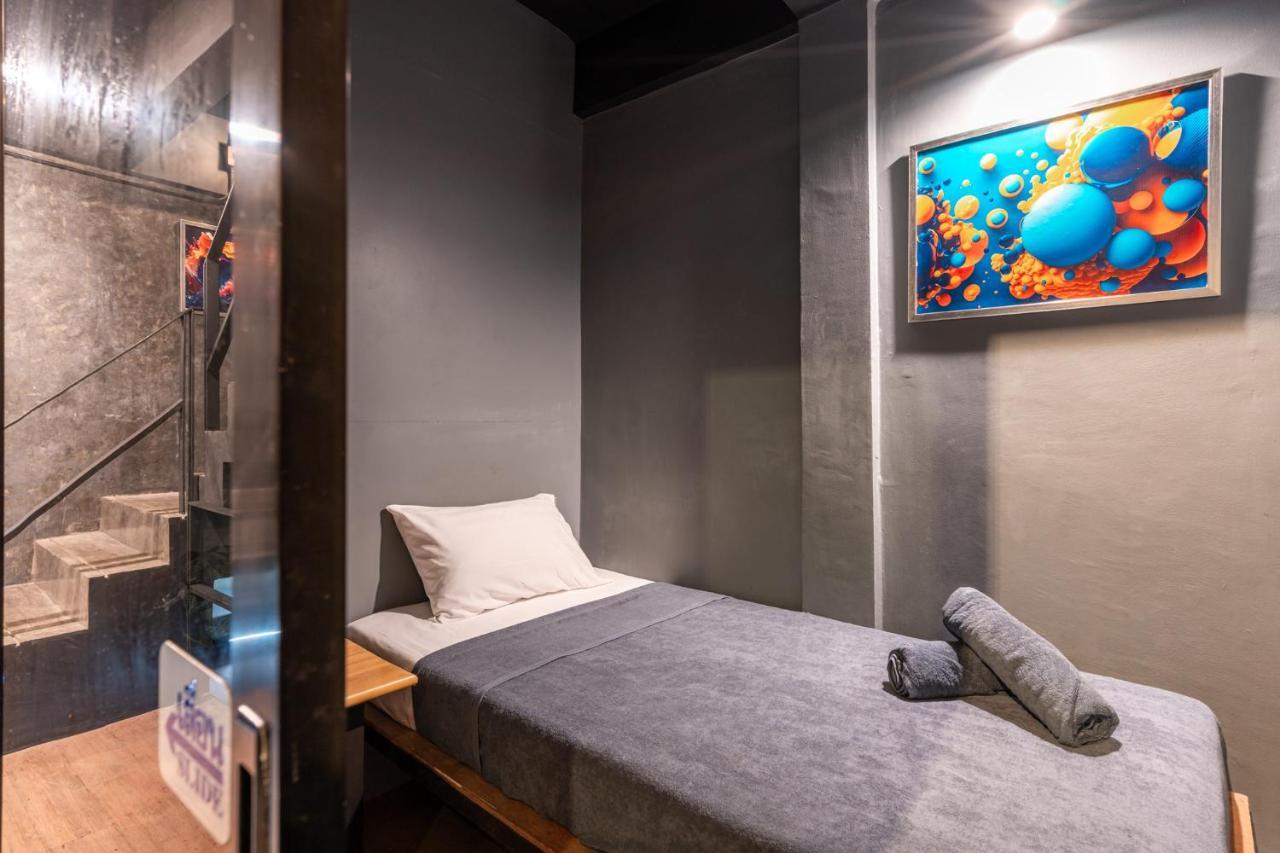 Black Panther Hostel Пхукет Экстерьер фото