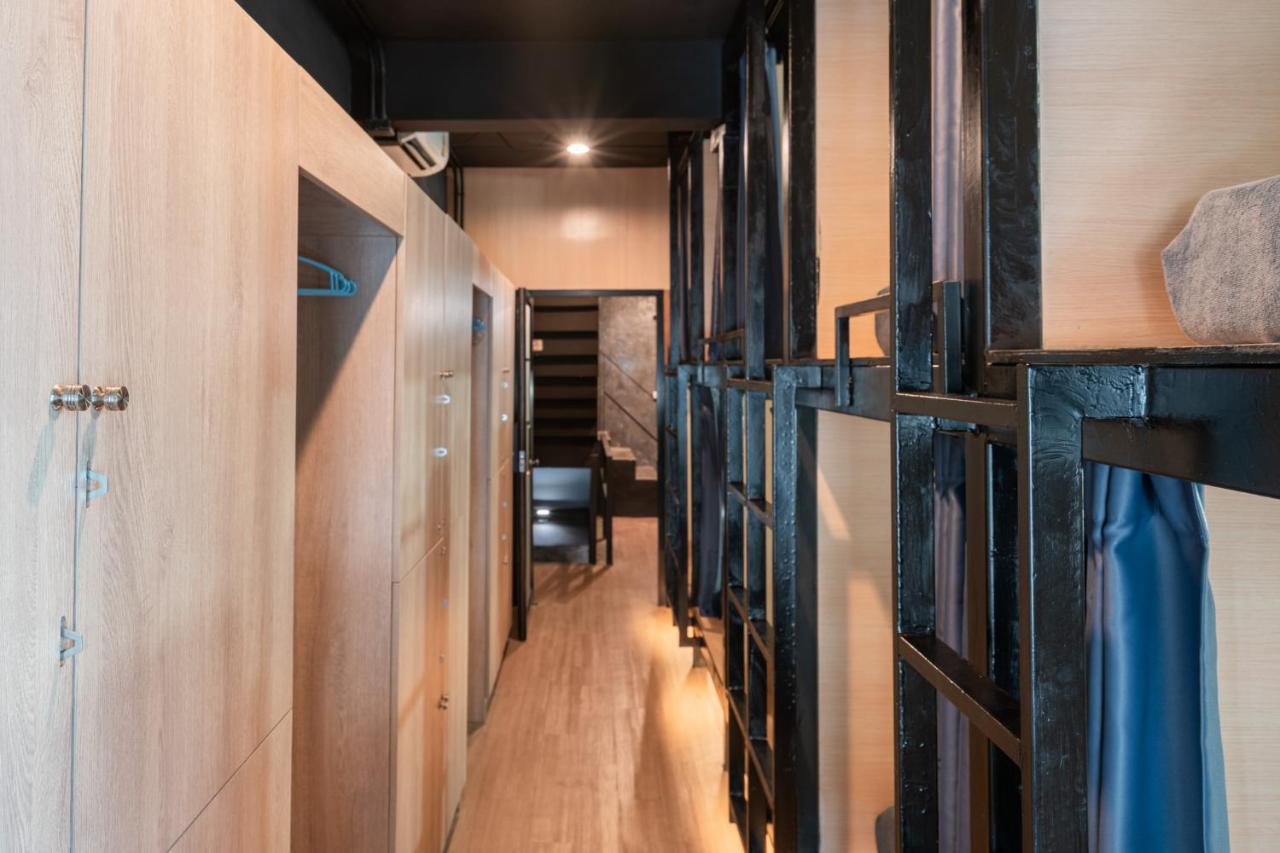 Black Panther Hostel Пхукет Экстерьер фото